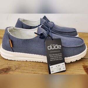 New with tags Hey Dude sz9 Womens Wendy Chambray Navy White Slip-On Shoes